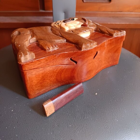 Hand-Carved Wooden Bulldog Puzzle Trinket Jewelry Box Hidden Compartment Hawaii - Picture 3 of 10
